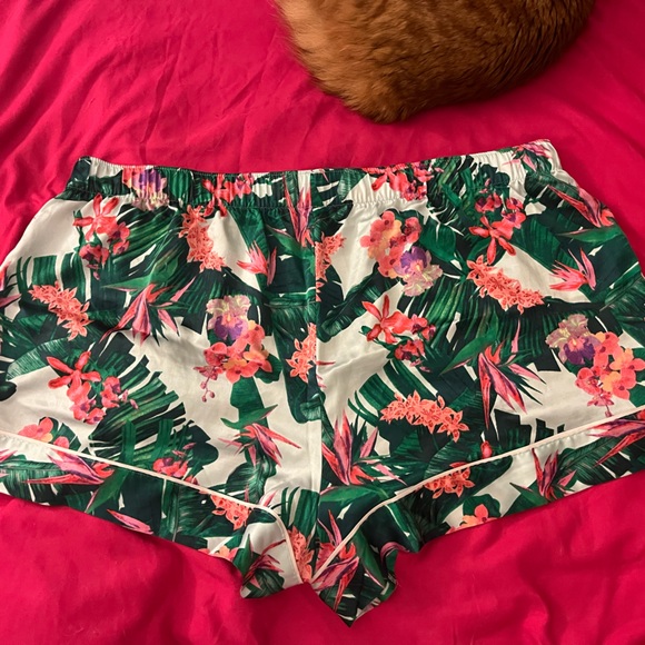 Like-new Victoria's Secret Satin Sleep Short- Tropical Multicolor, XXL - Picture 3 of 4